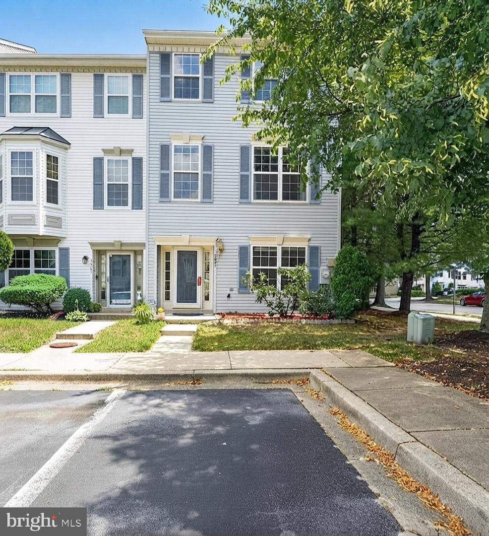 7901 BENT BOUGH RD Property Photo 1