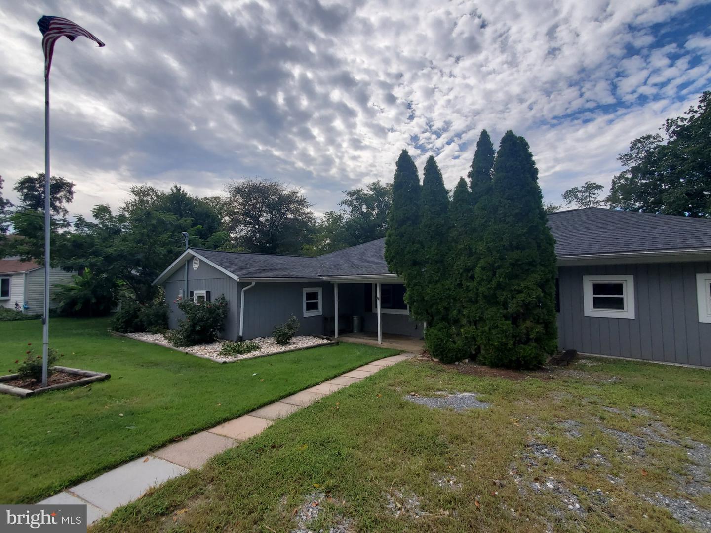 610 Laurel Dr Property Photo 2