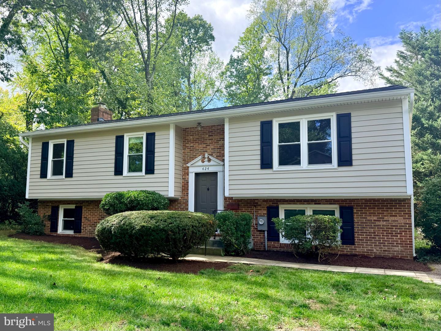 424 Halsey Rd Property Photo 1