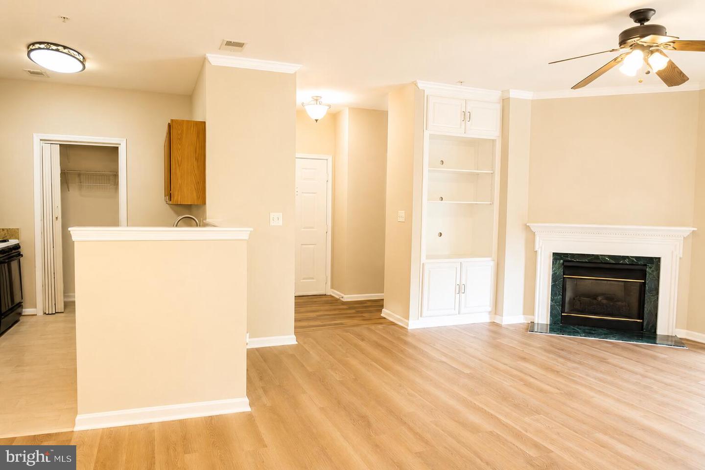 3521 Piney Woods Pl #f203 Property Photo 3