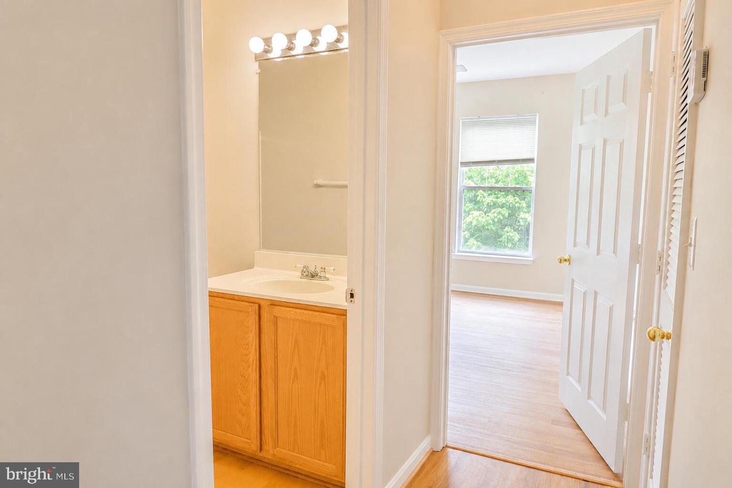 3521 Piney Woods Pl #f203 Property Photo 7