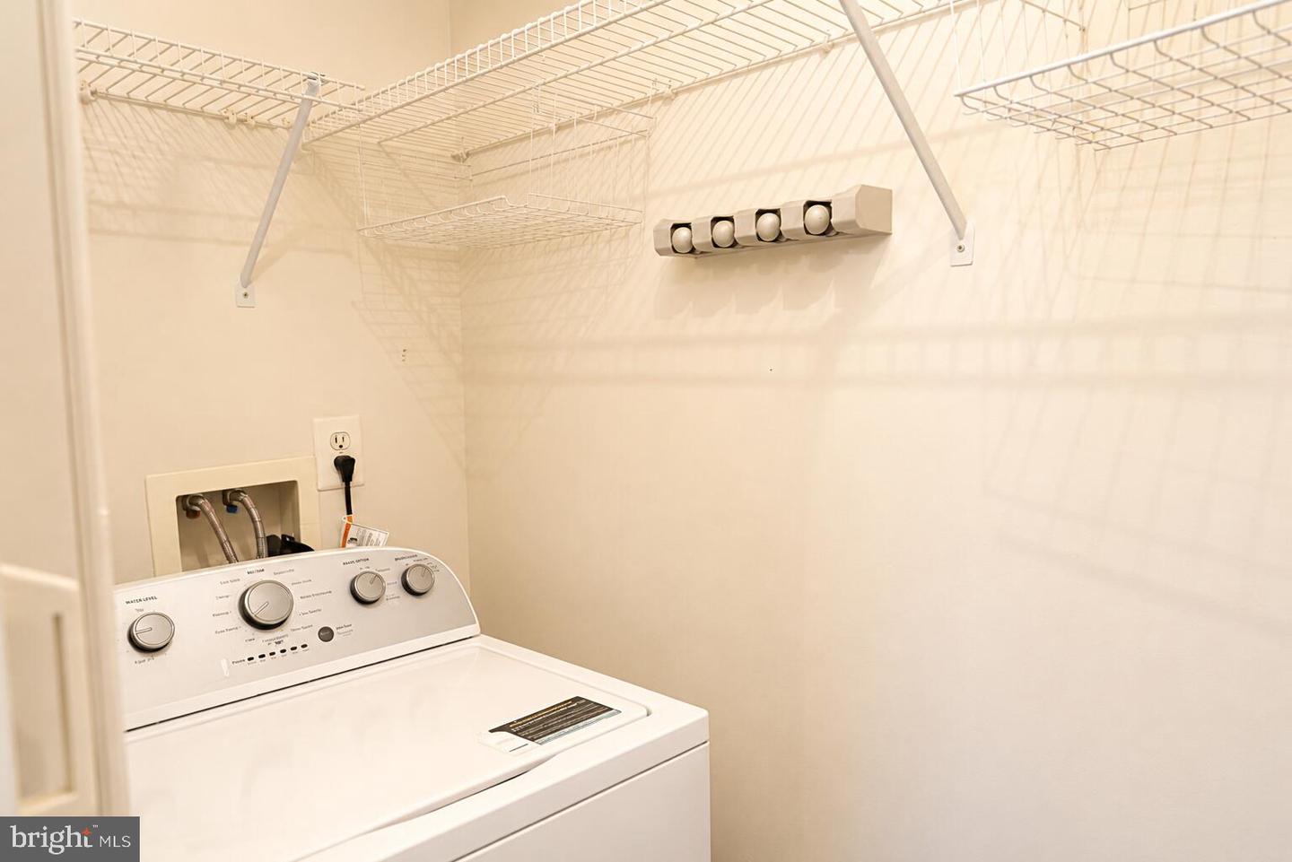 3521 Piney Woods Pl #f203 Property Photo 8