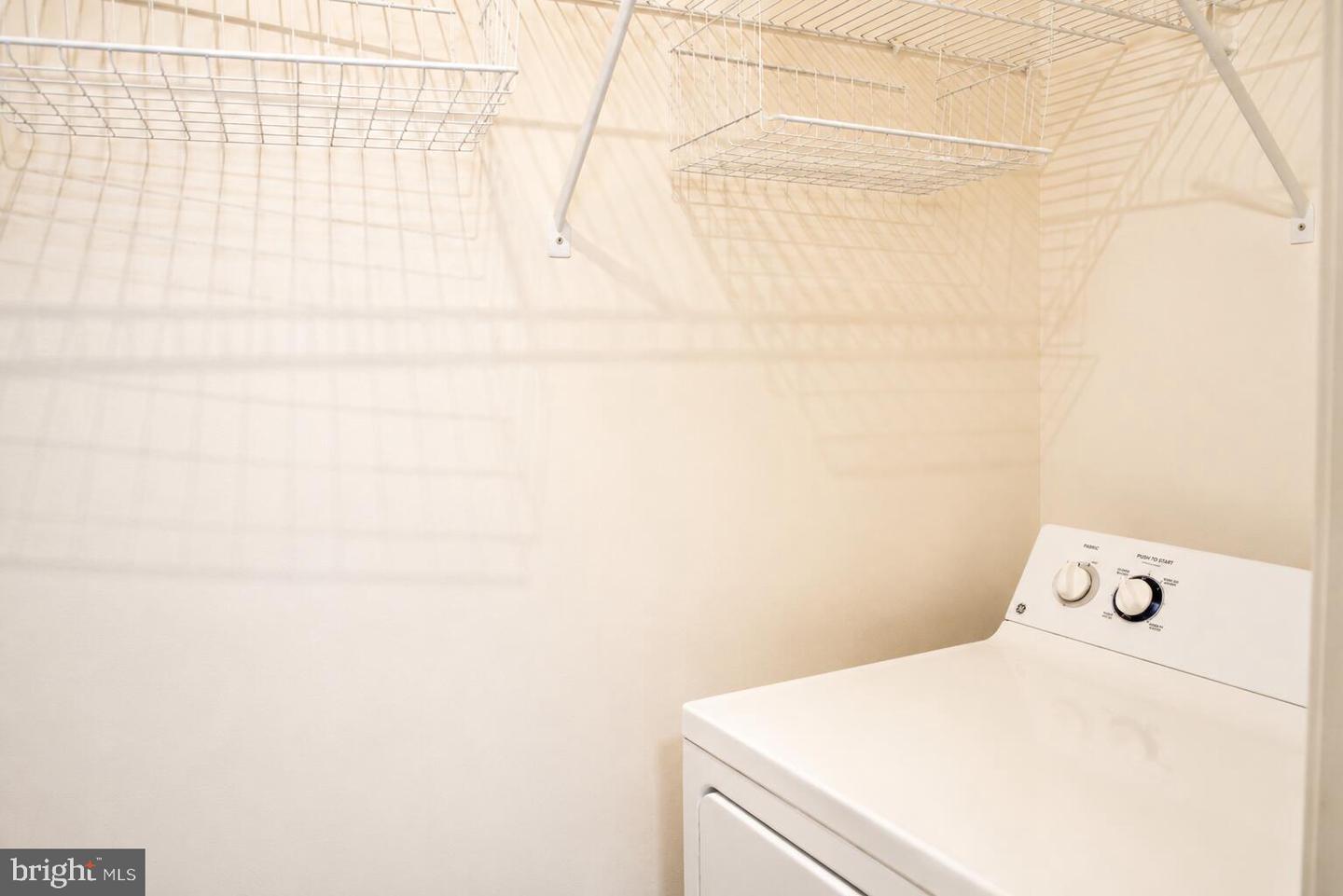 3521 Piney Woods Pl #f203 Property Photo 9