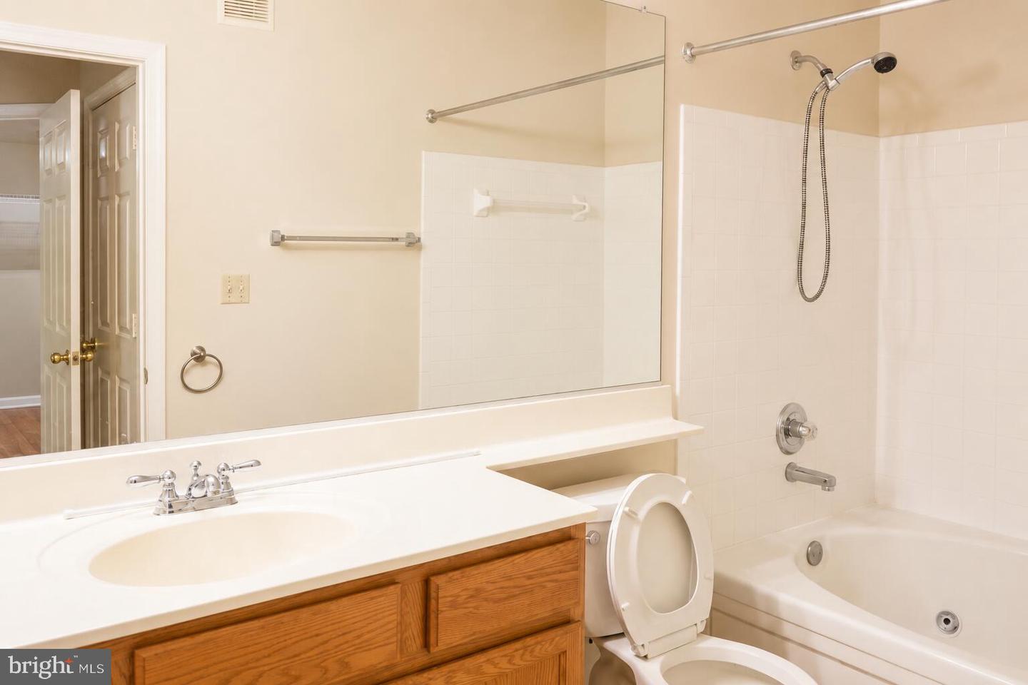 3521 Piney Woods Pl #f203 Property Photo 15