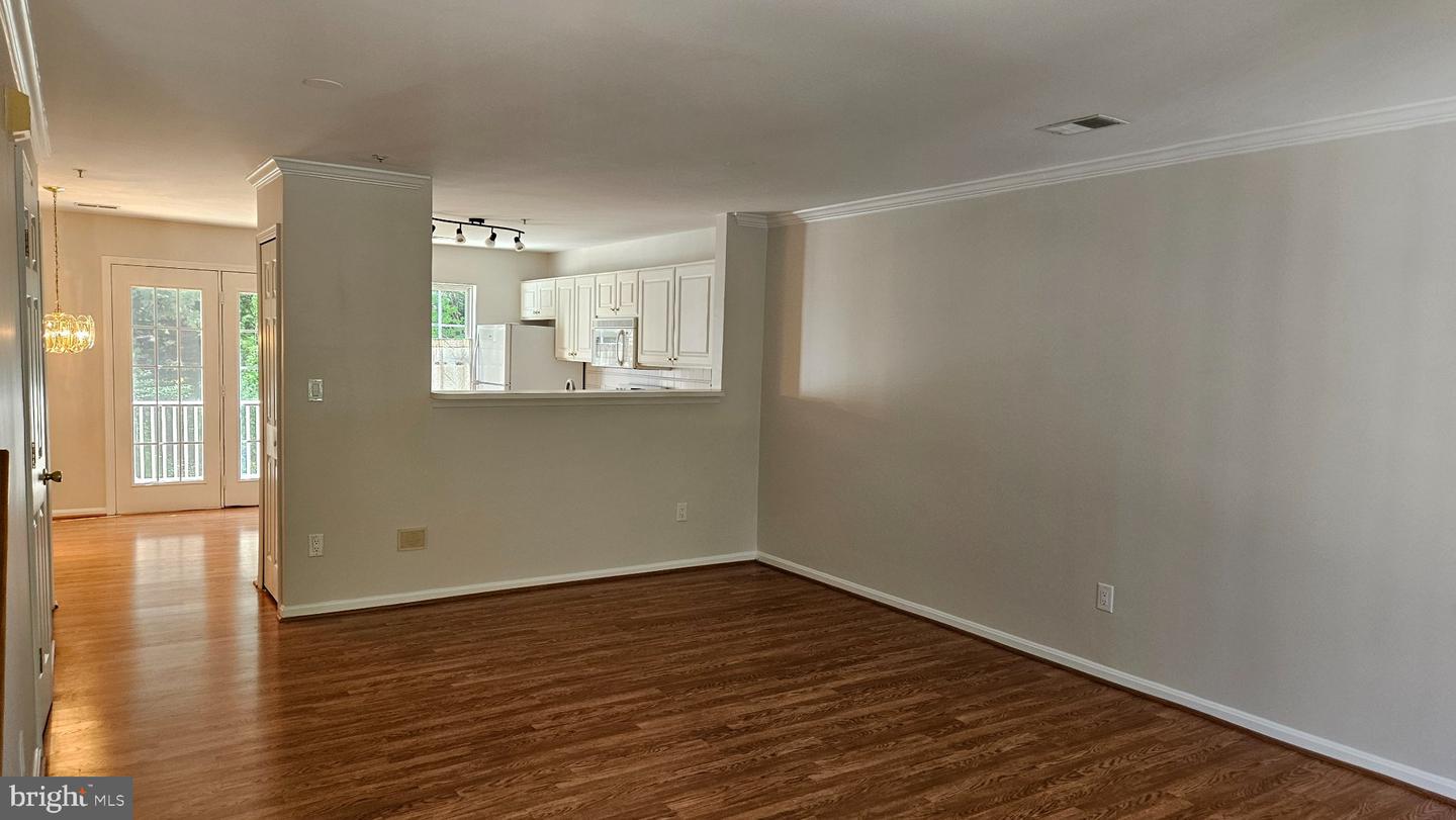 1684 Fallowfield Ct Property Photo 4
