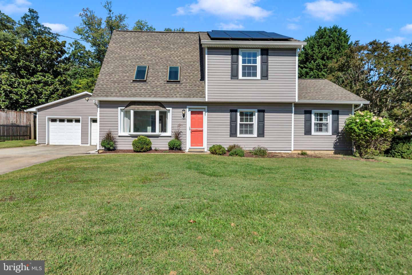 946 Shore Acres Rd Property Photo 1