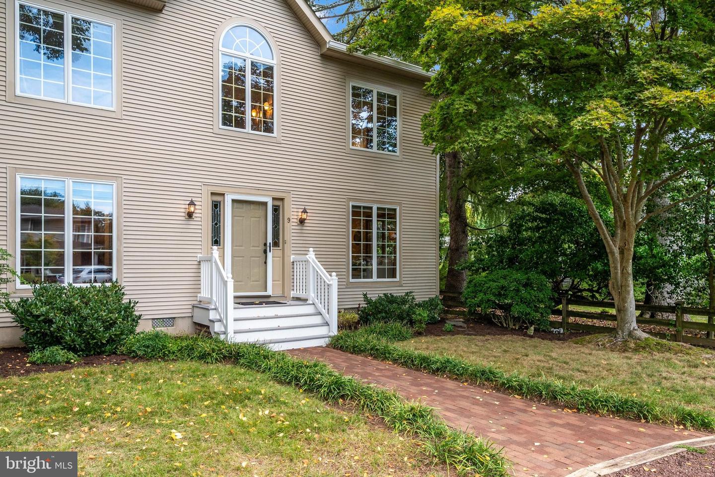 9 Hull Ave Property Photo 3