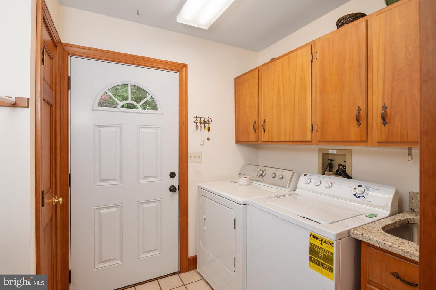 9 Hull Ave Property Photo 24