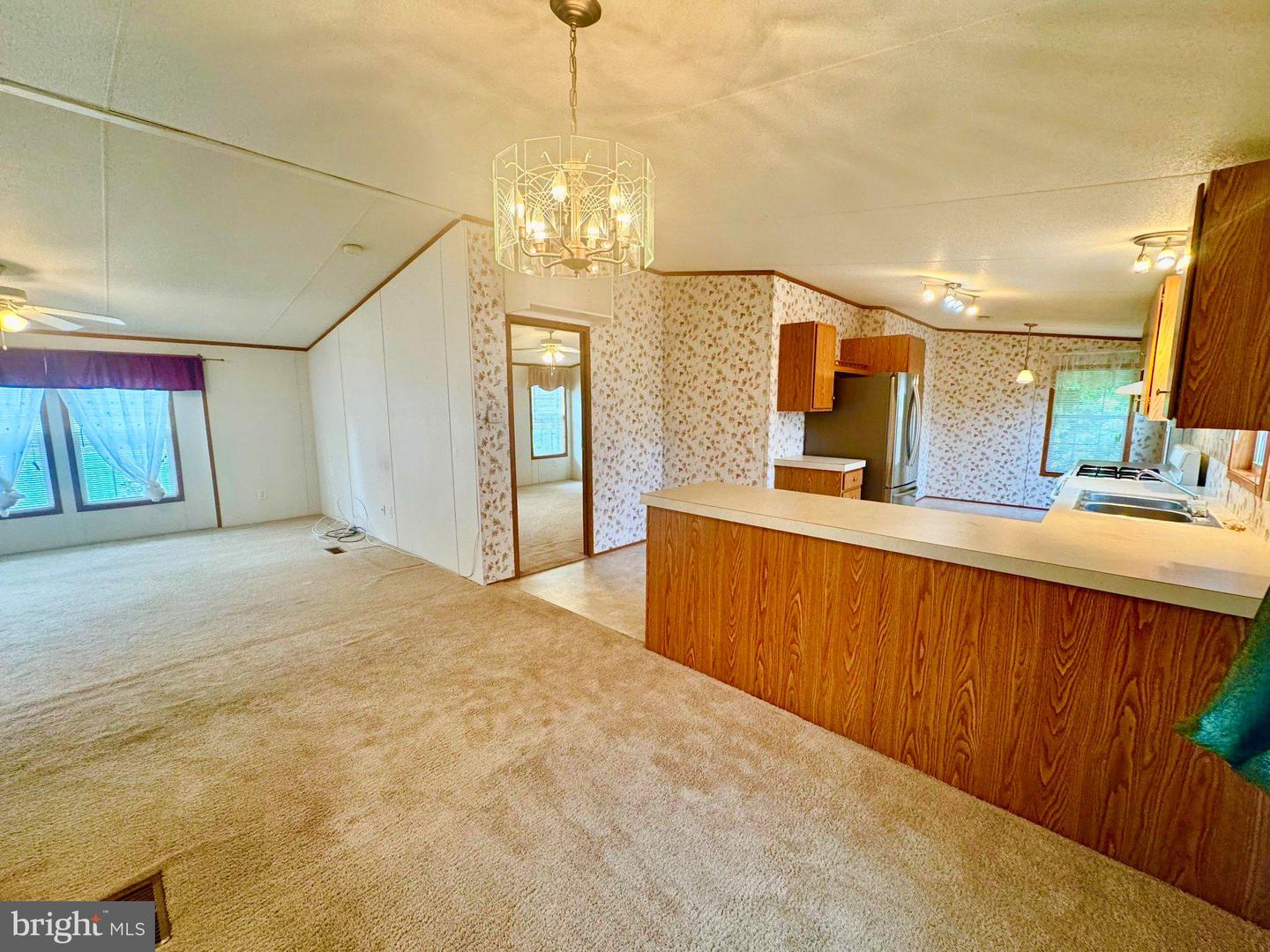 75 Edward Ln Property Photo 8