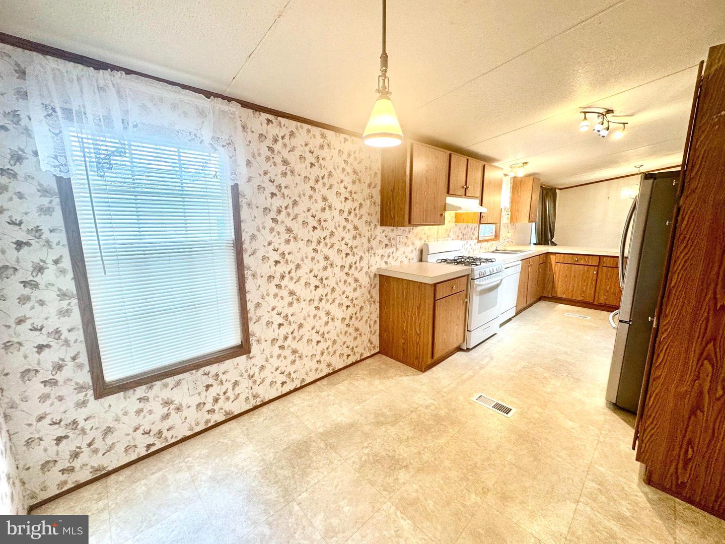 75 Edward Ln Property Photo 12