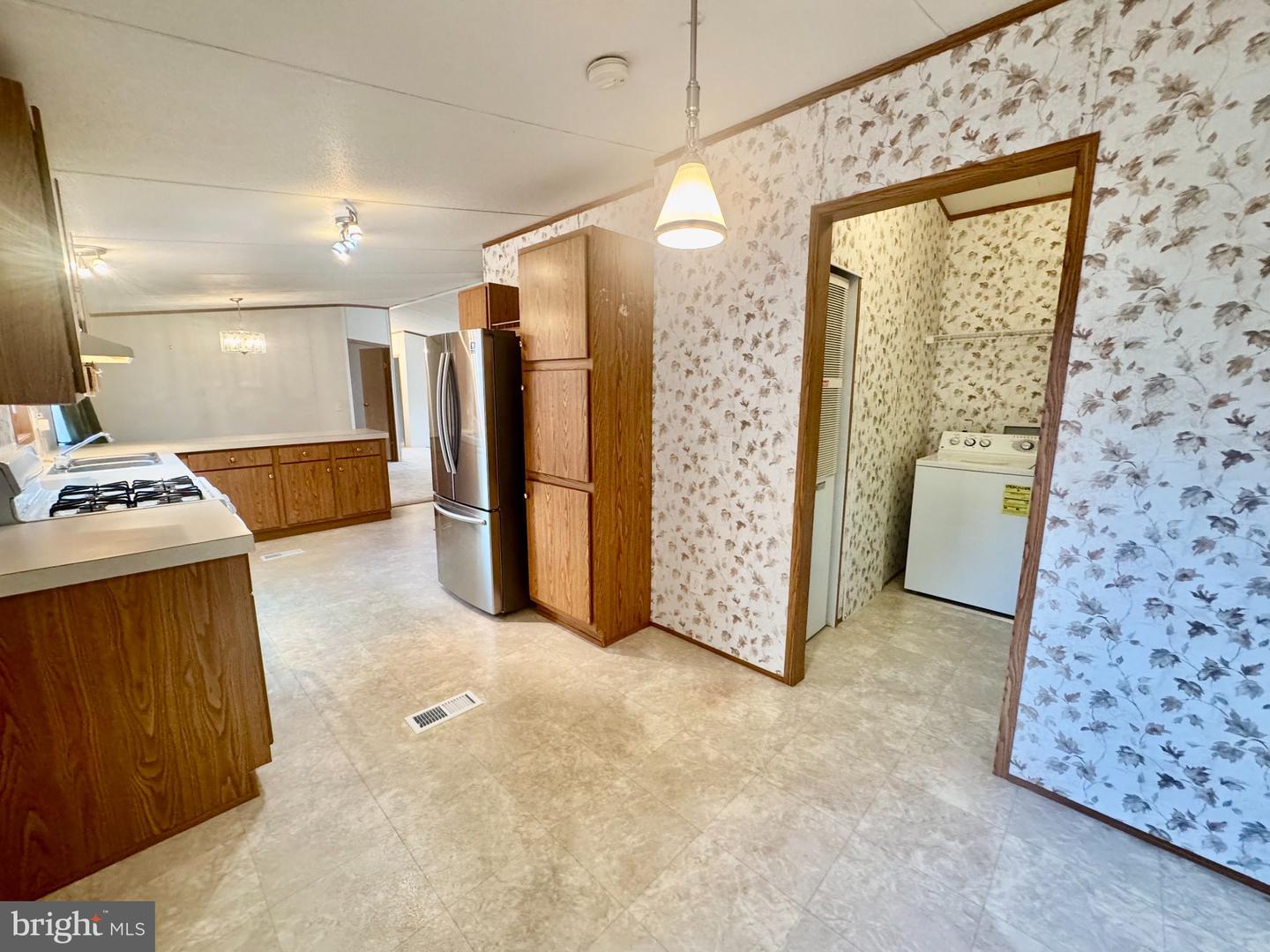 75 Edward Ln Property Photo 13