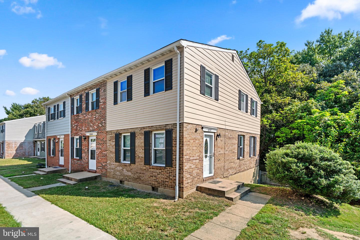 8247 Parham Ct Property Photo 4