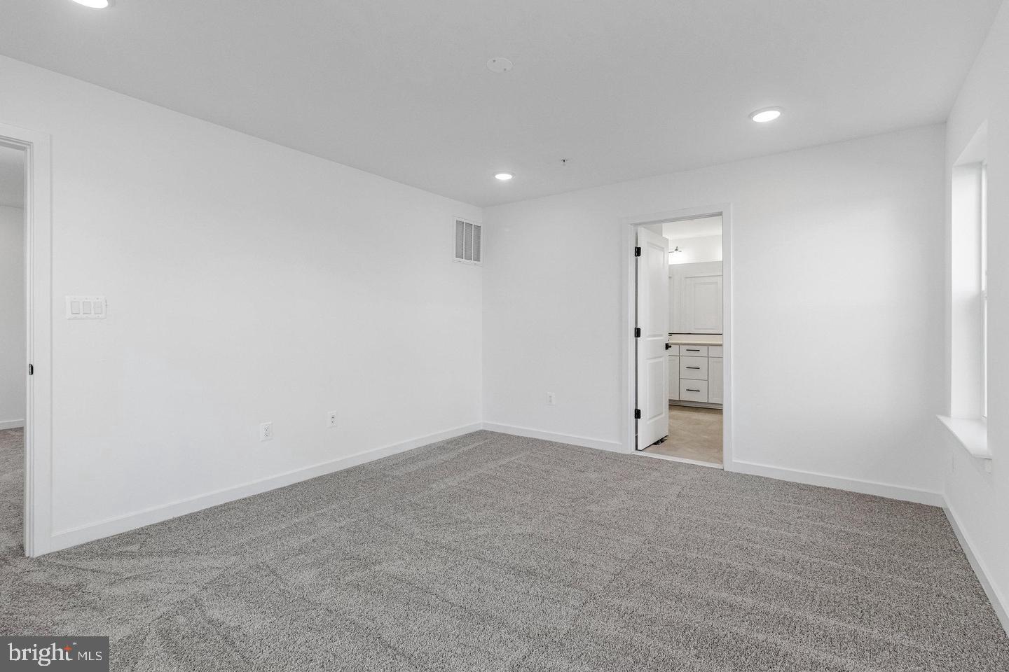 5722 Howard Dr Property Photo 18