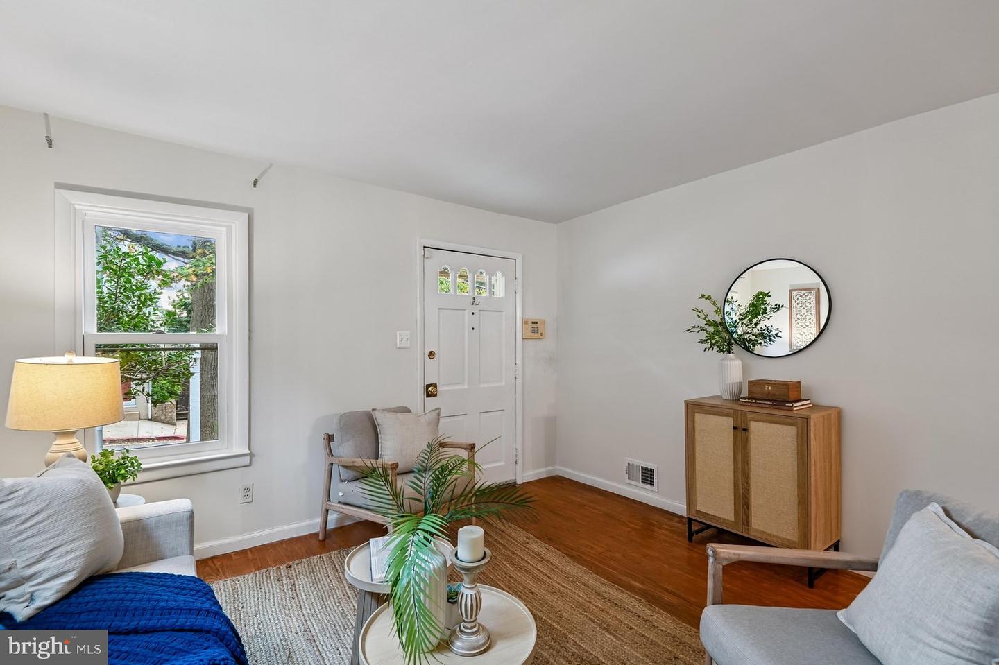 19 Dean St Property Photo 4