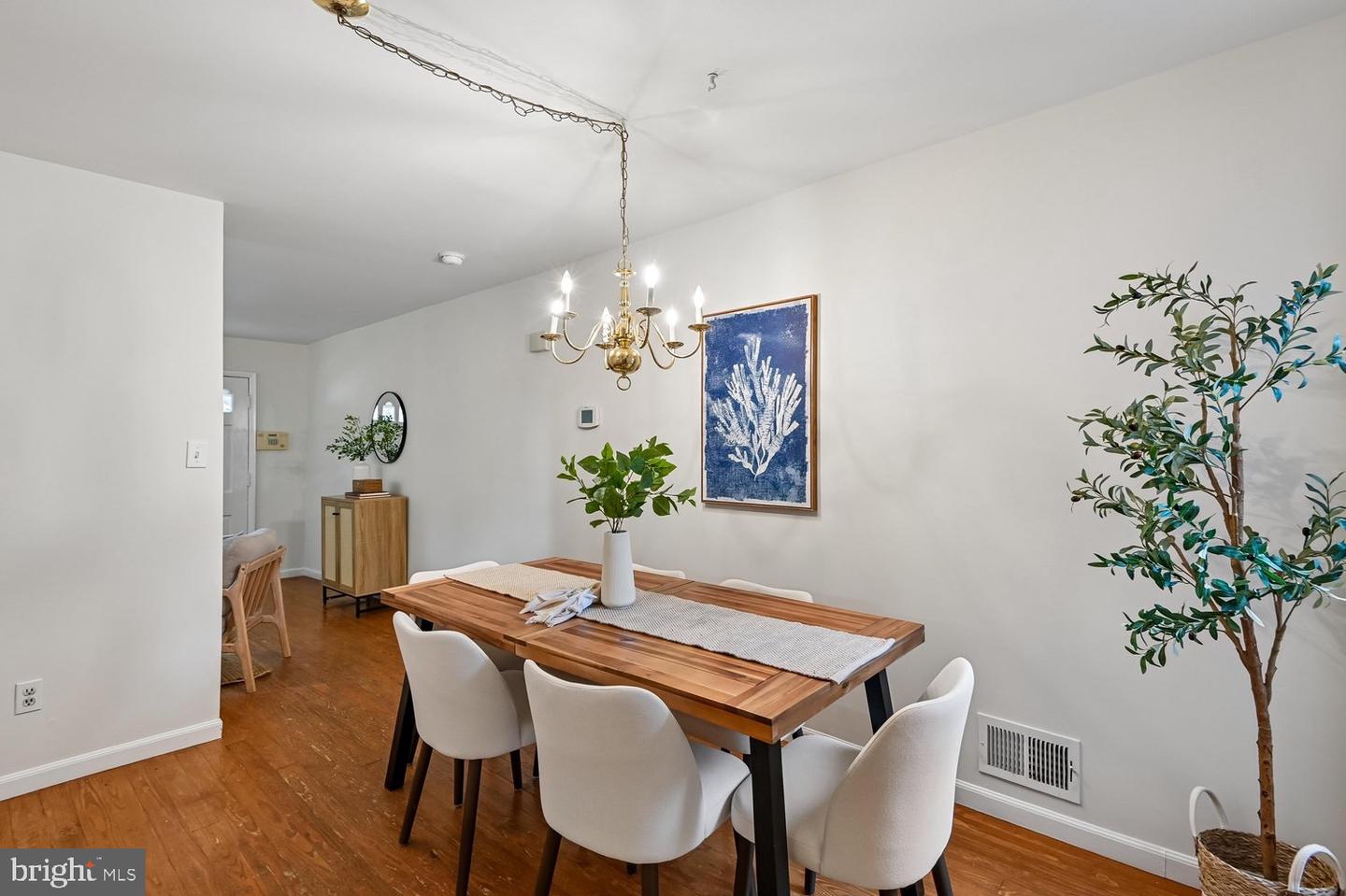 19 Dean St Property Photo 7