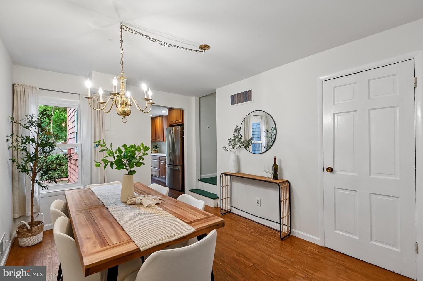 19 Dean St Property Photo 8