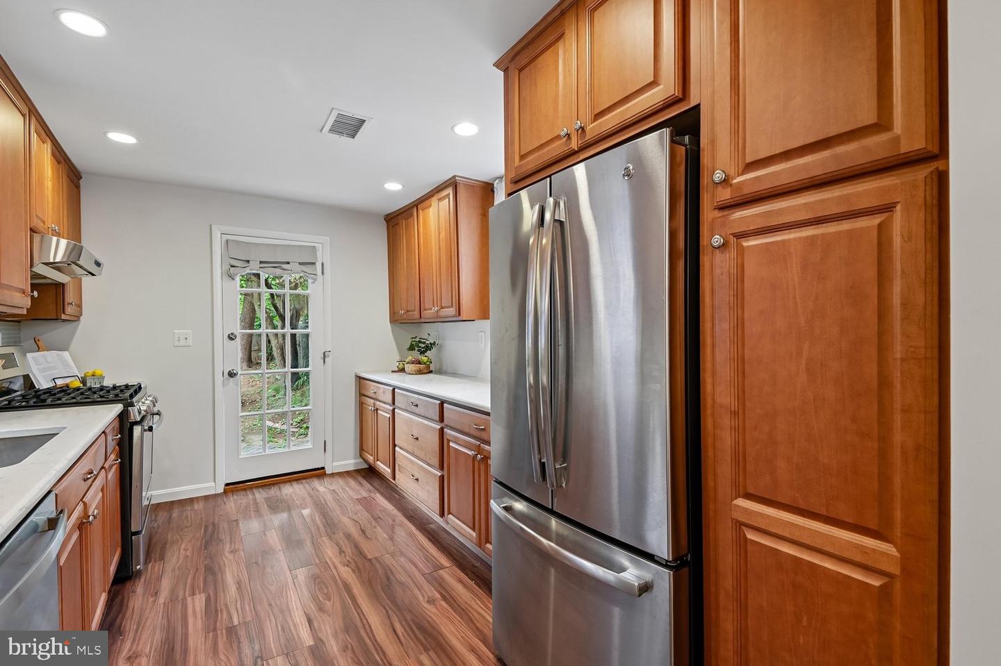 19 Dean St Property Photo 12