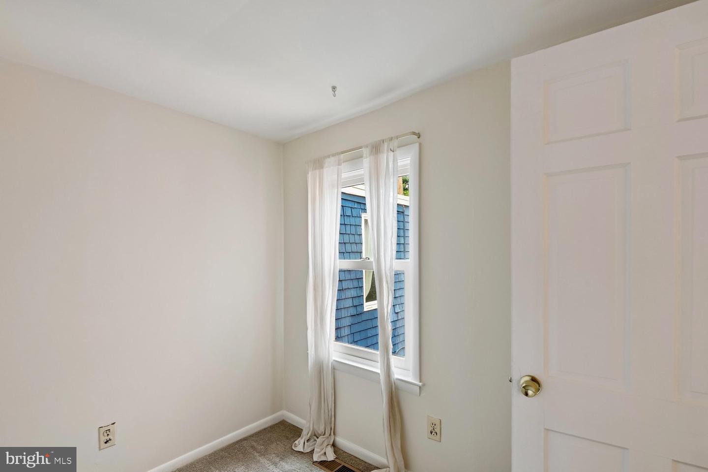 19 Dean St Property Photo 22