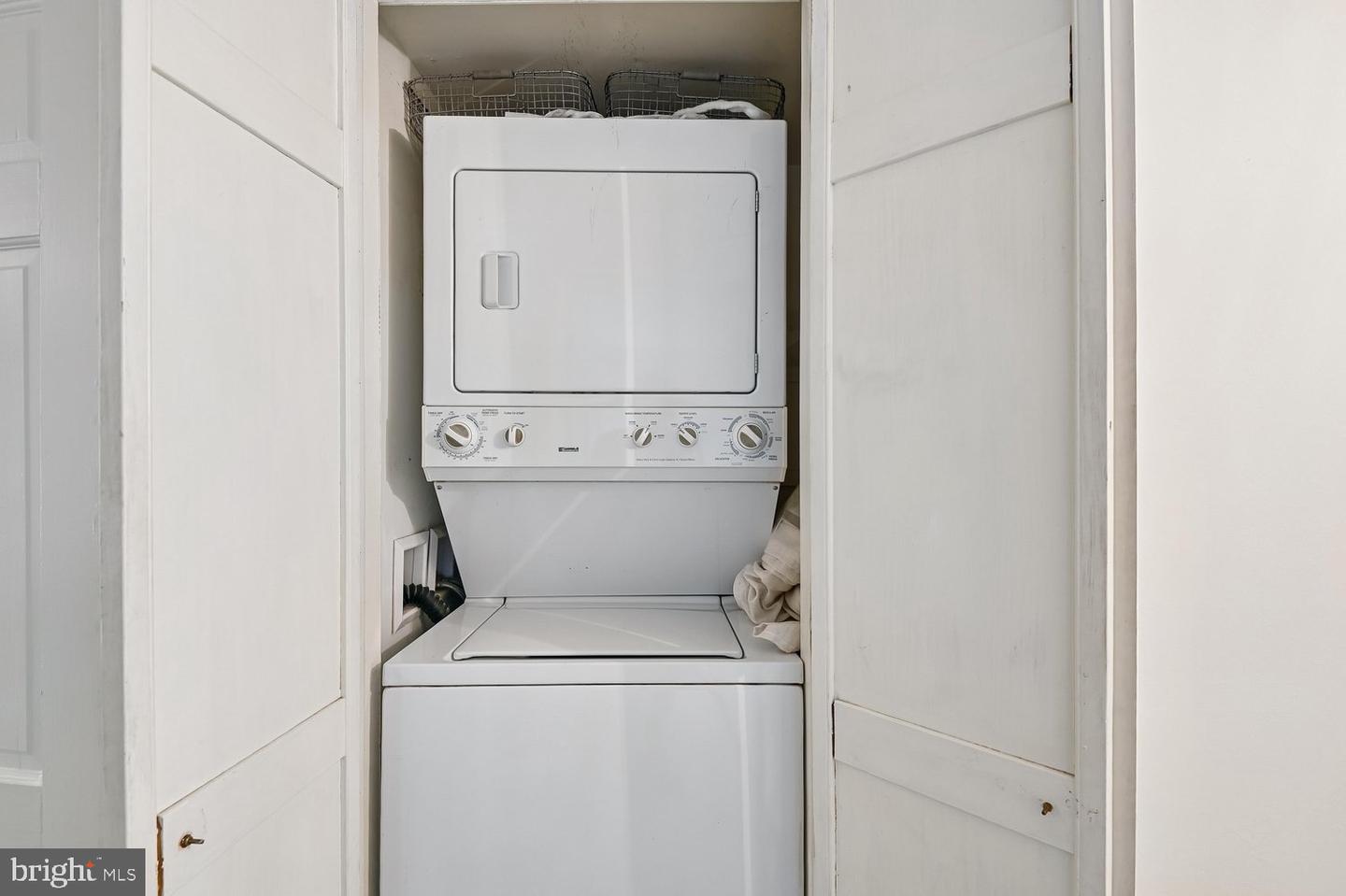 19 Dean St Property Photo 25