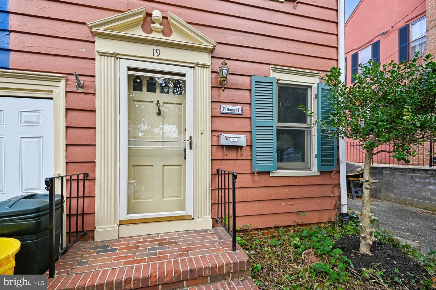 19 Dean St Property Photo 26
