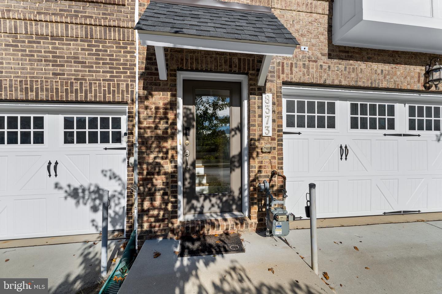 8373 Meadowood Dr Property Photo 3