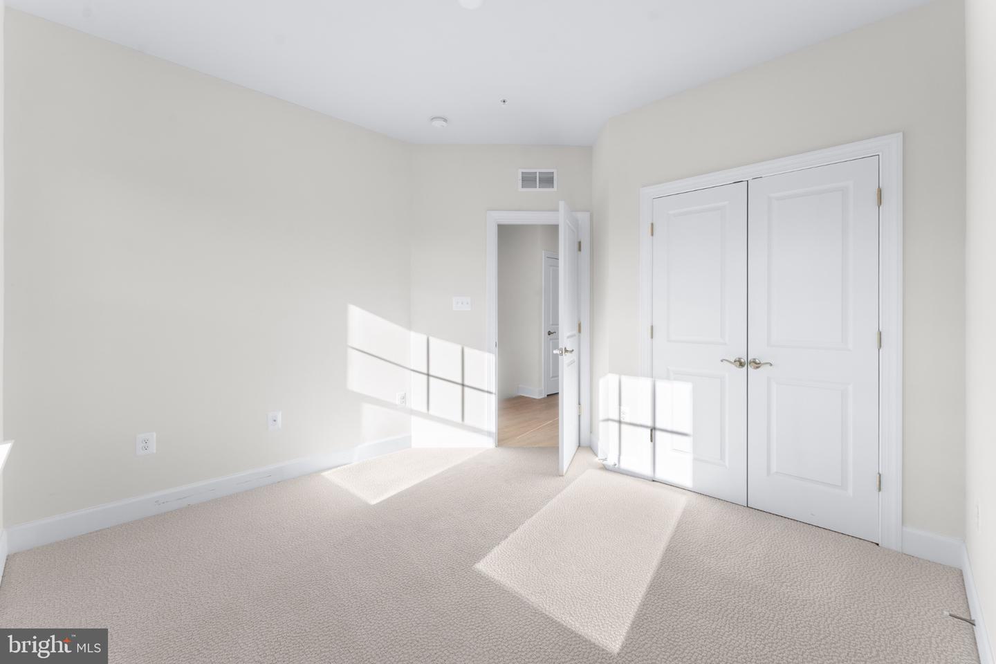 8373 Meadowood Dr Property Photo 28