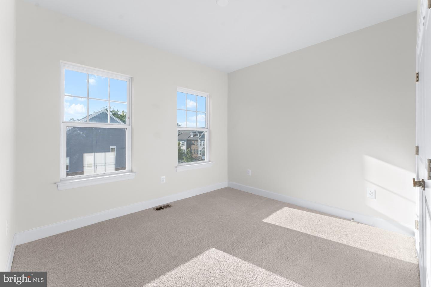 8373 Meadowood Dr Property Photo 30