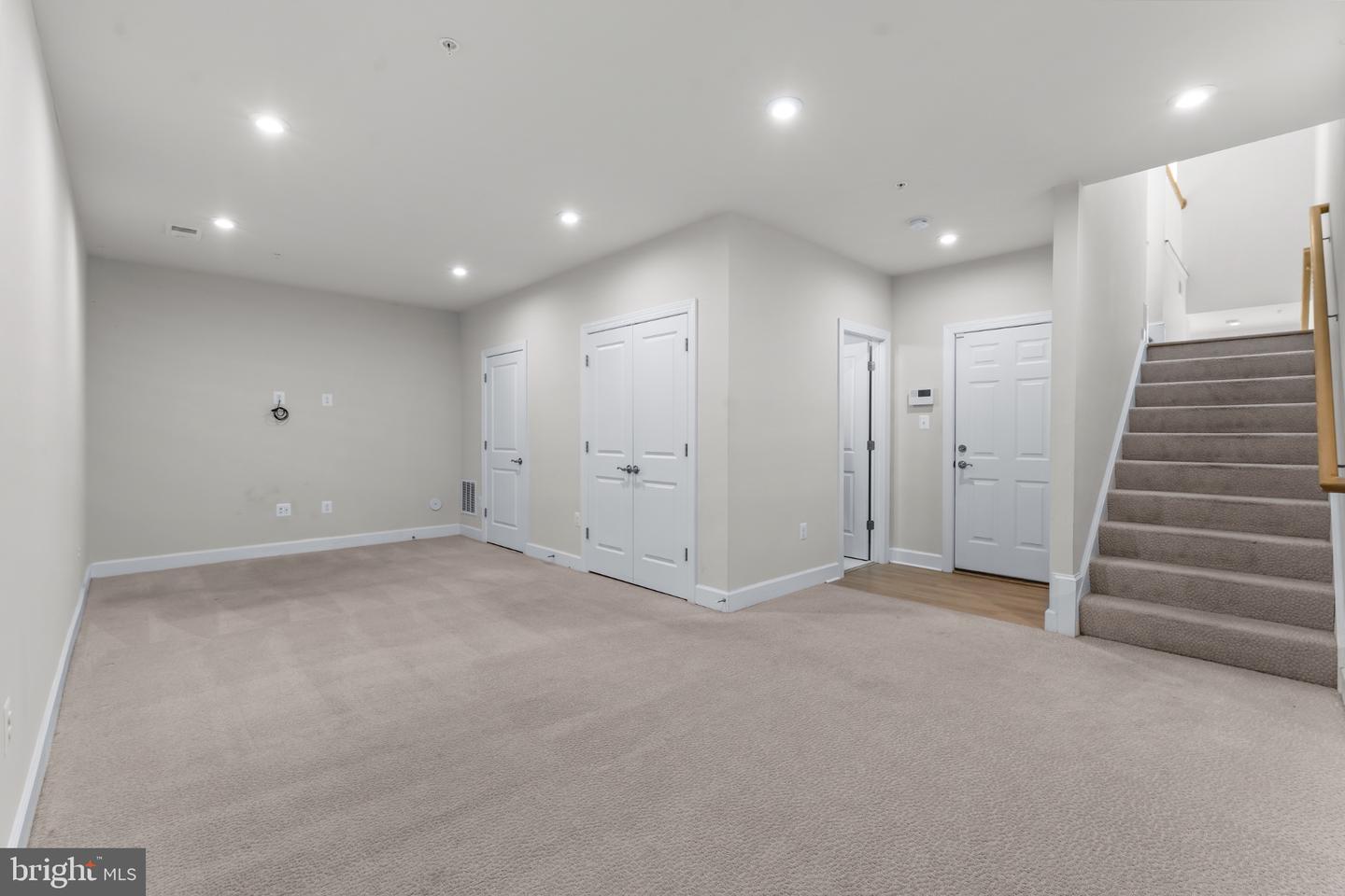 8373 Meadowood Dr Property Photo 32