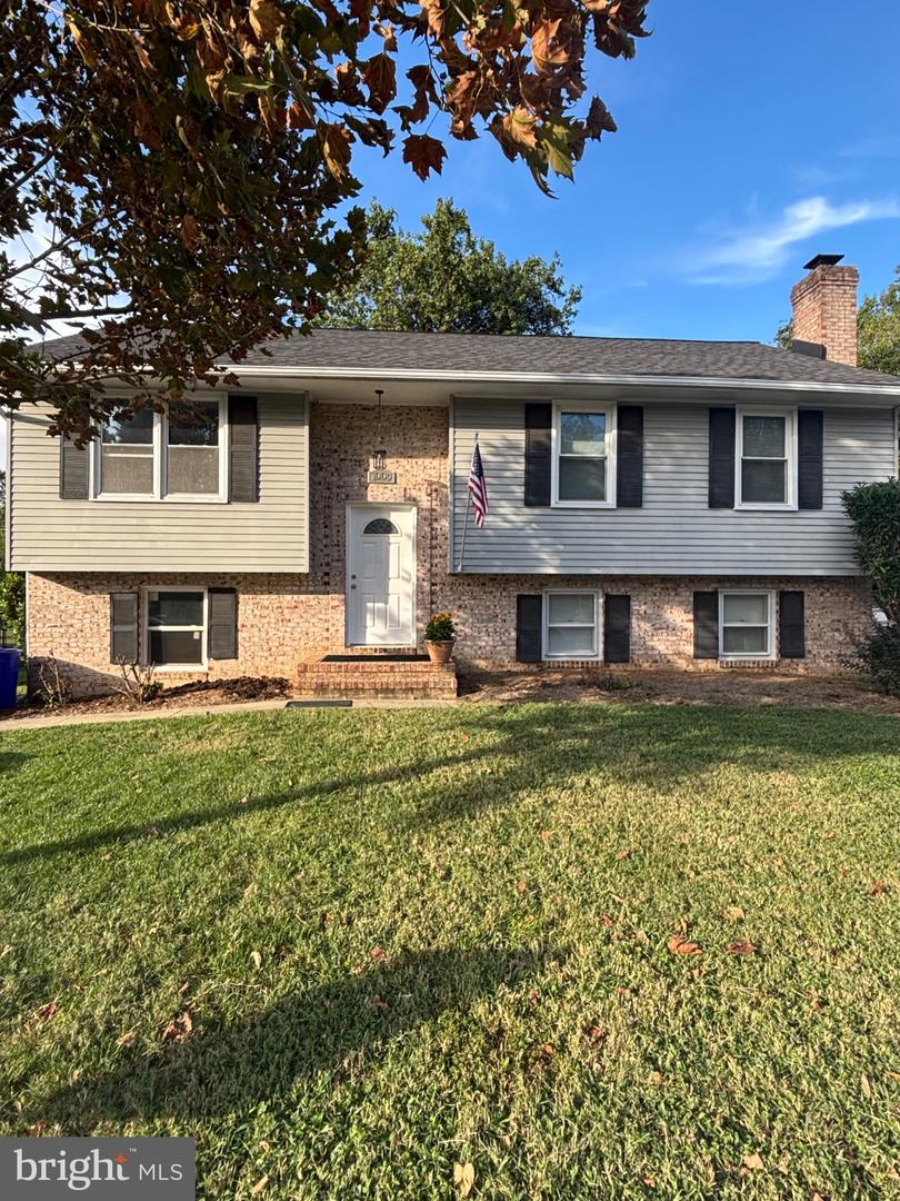 1009 KENSINGTON WAY Property Photo 1