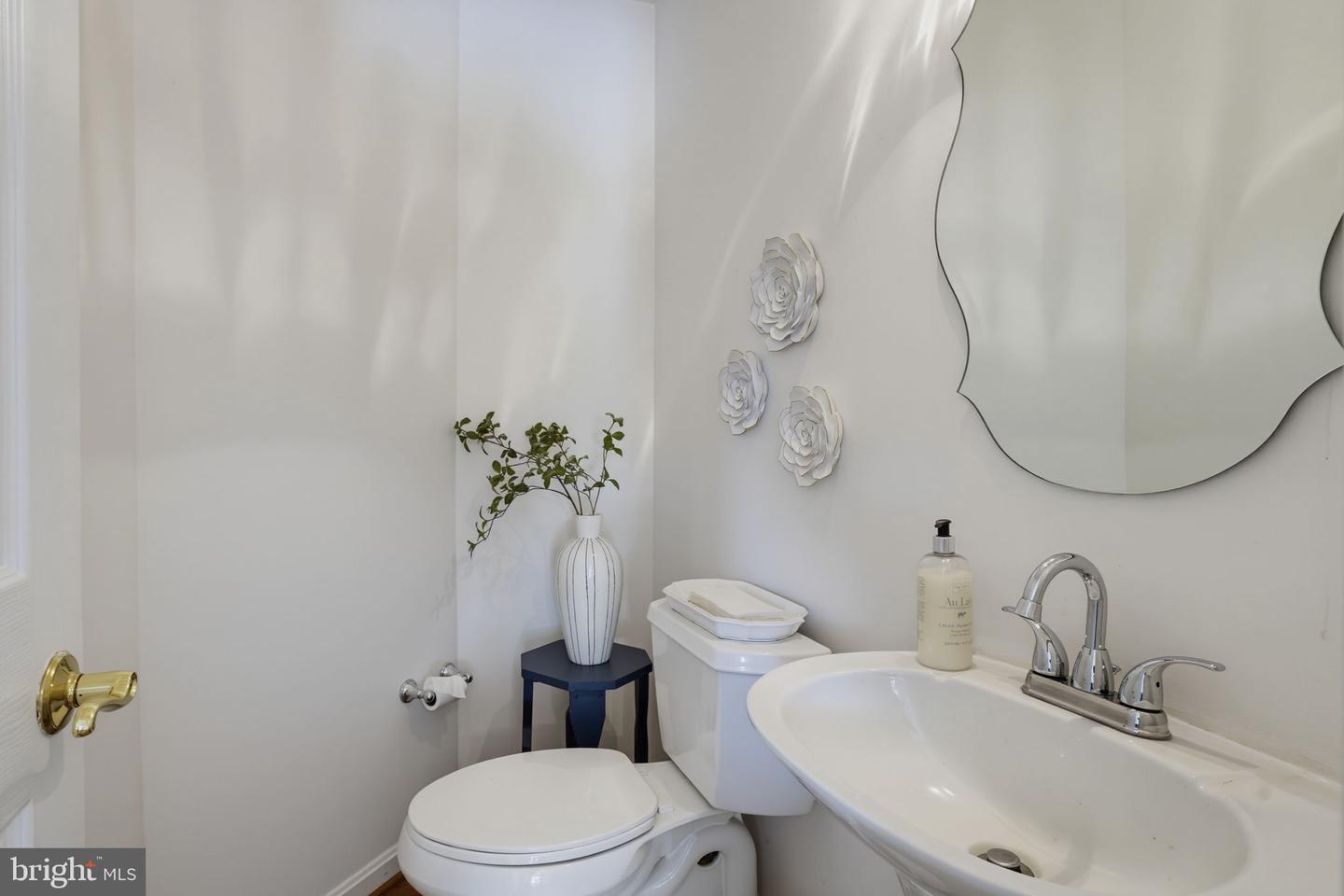 6400 Meadowlark Dr Property Photo 23