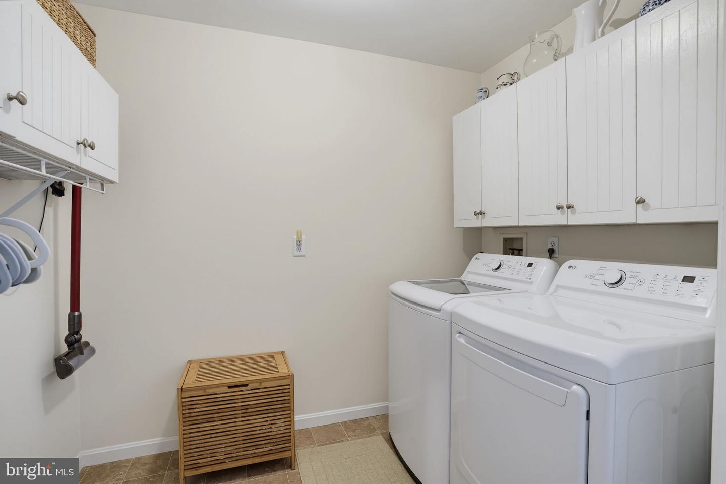 6400 Meadowlark Dr Property Photo 24