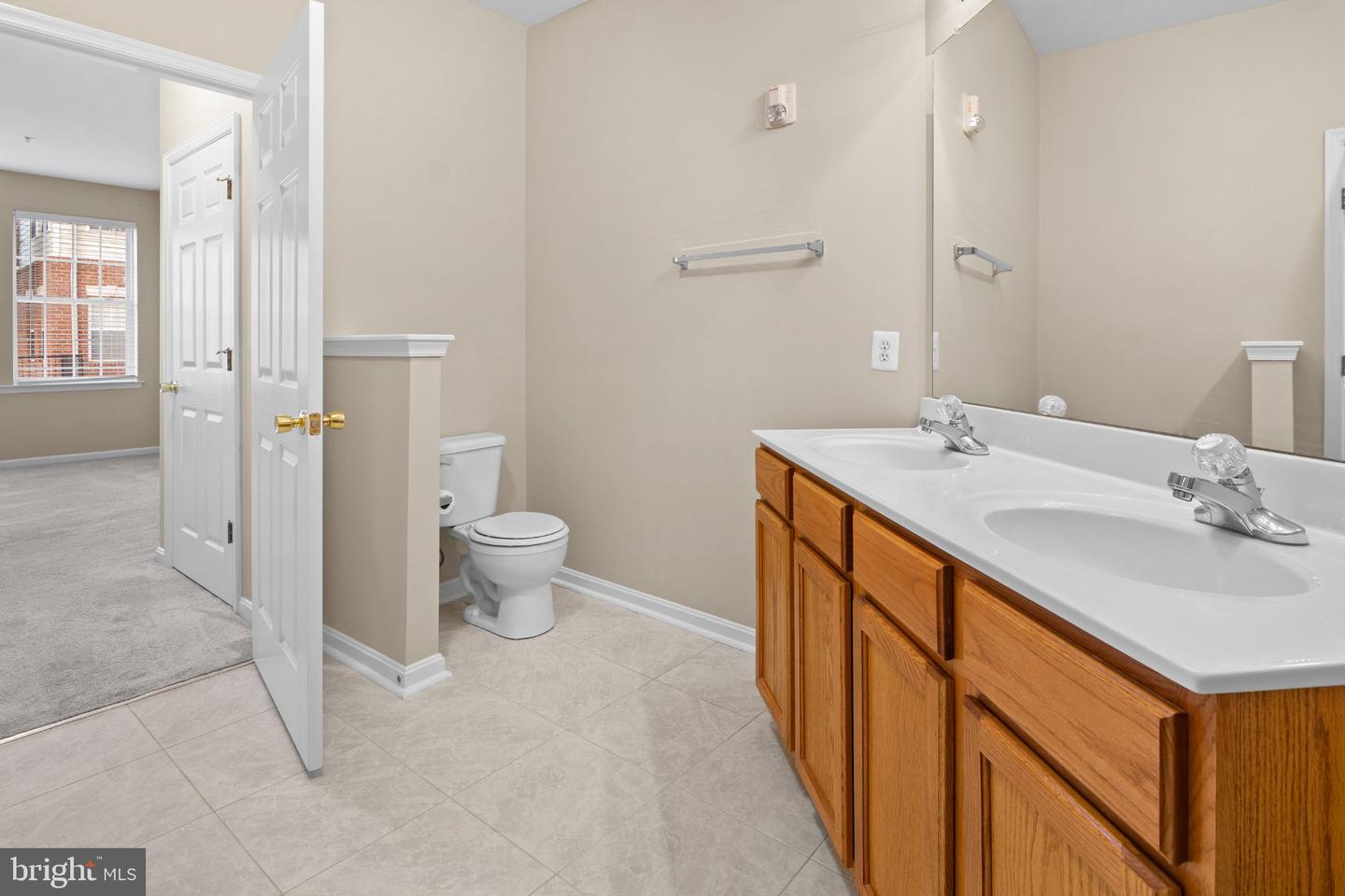 2608 Chapel Lake Dr #106 Property Photo 21
