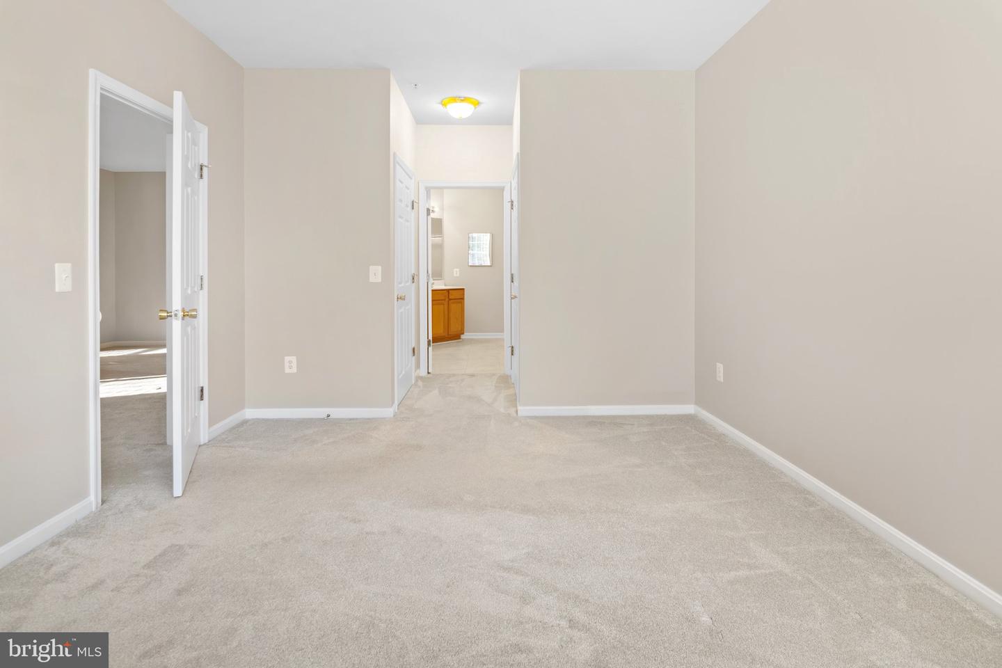 2608 Chapel Lake Dr #106 Property Photo 24