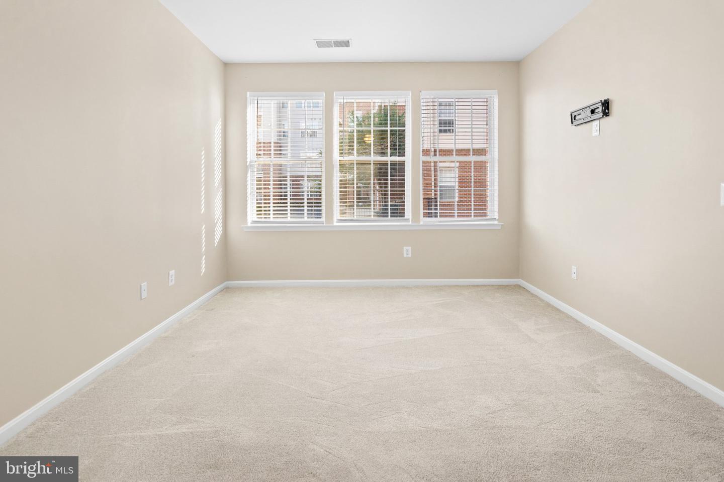 2608 Chapel Lake Dr #106 Property Photo 25