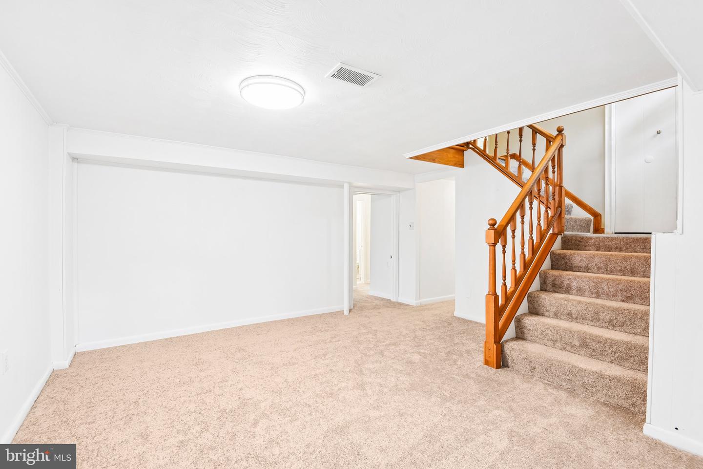 261 Magothy Bridge Rd Property Photo 19