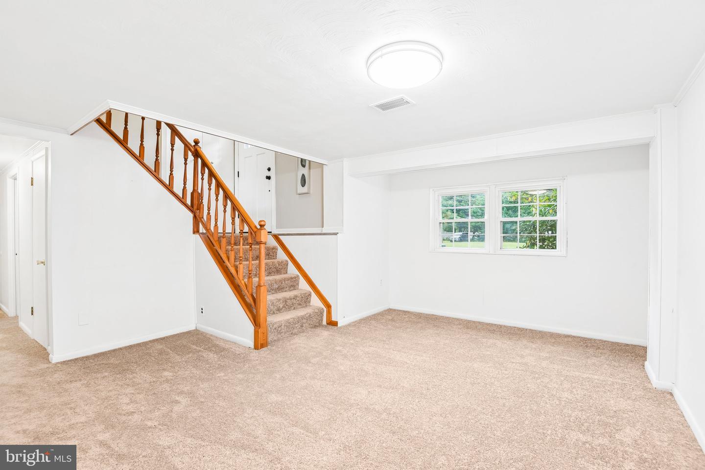261 Magothy Bridge Rd Property Photo 20