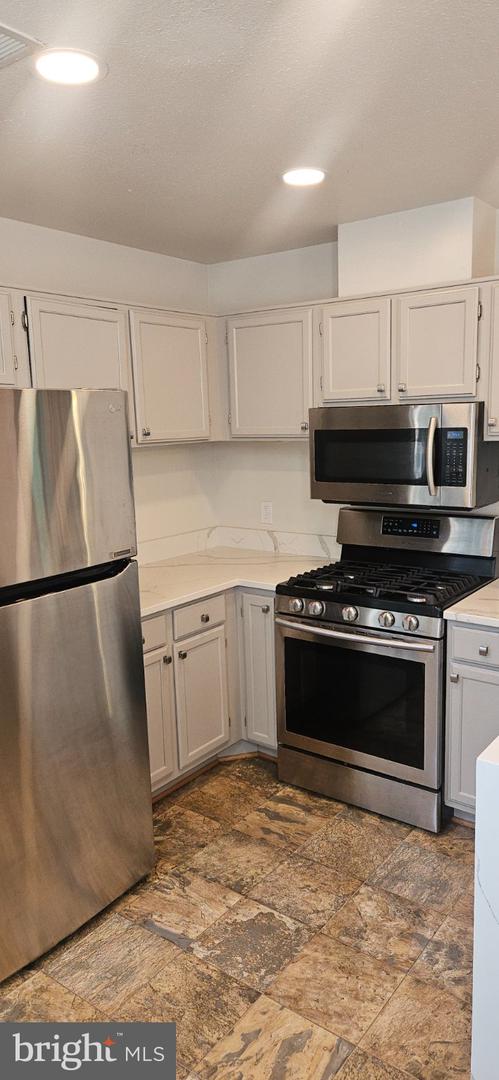 3559 Floating Leaf Ln #e302 Property Photo 4