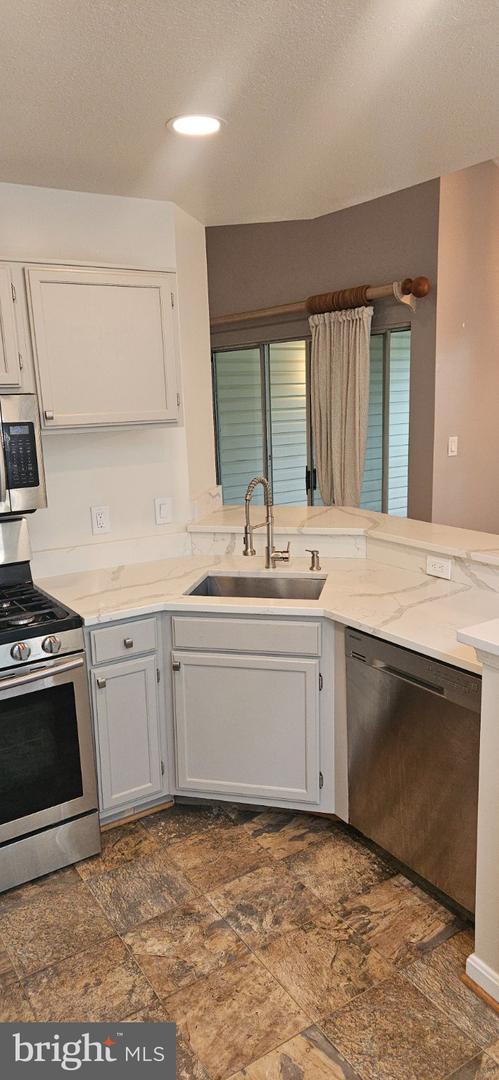 3559 Floating Leaf Ln #e302 Property Photo 5