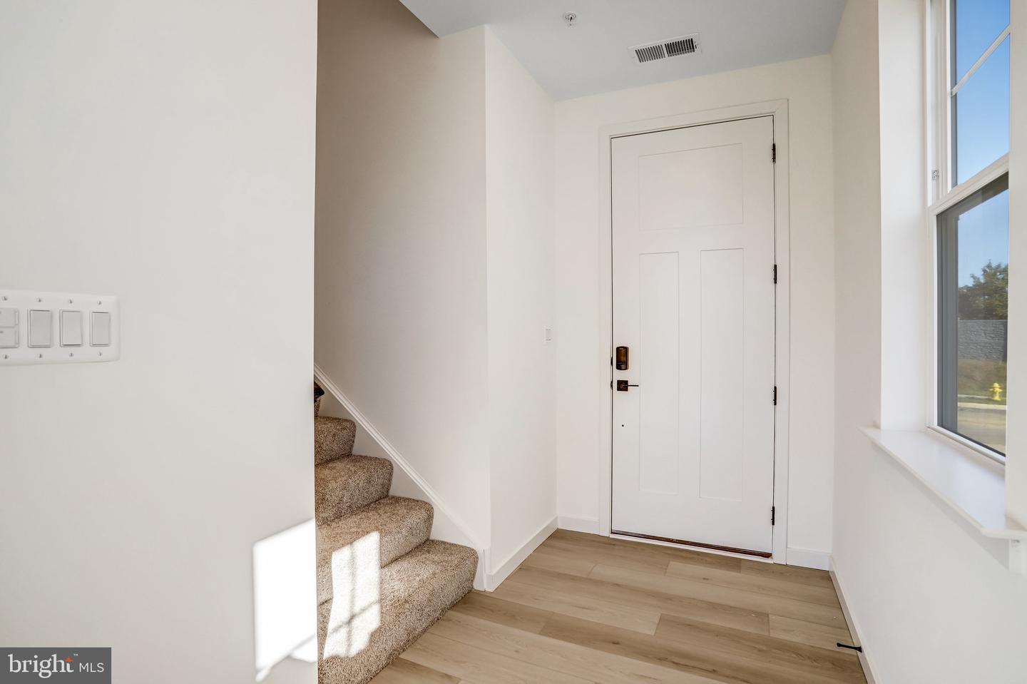 5737 Howard Dr Property Photo 14