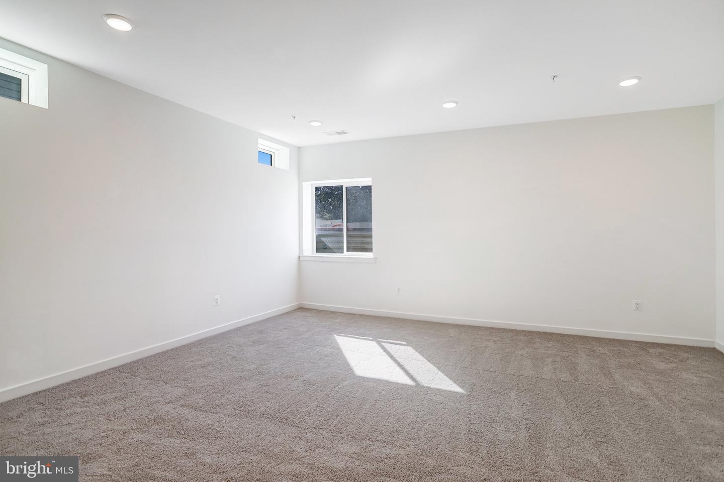 5737 Howard Dr Property Photo 30