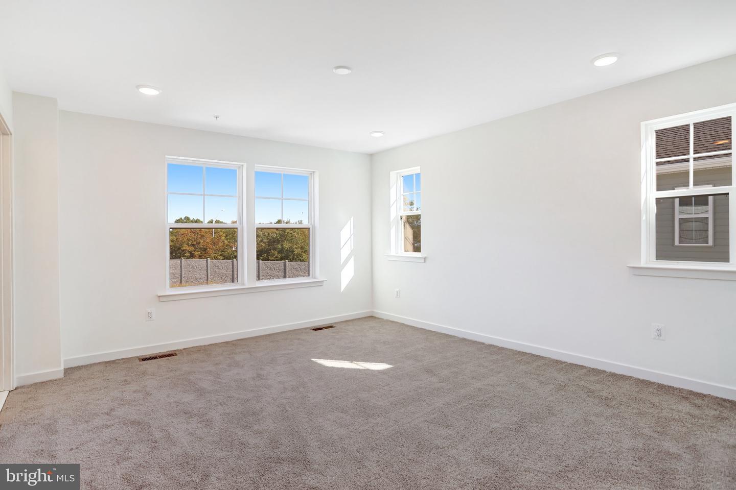 5737 Howard Dr Property Photo 33