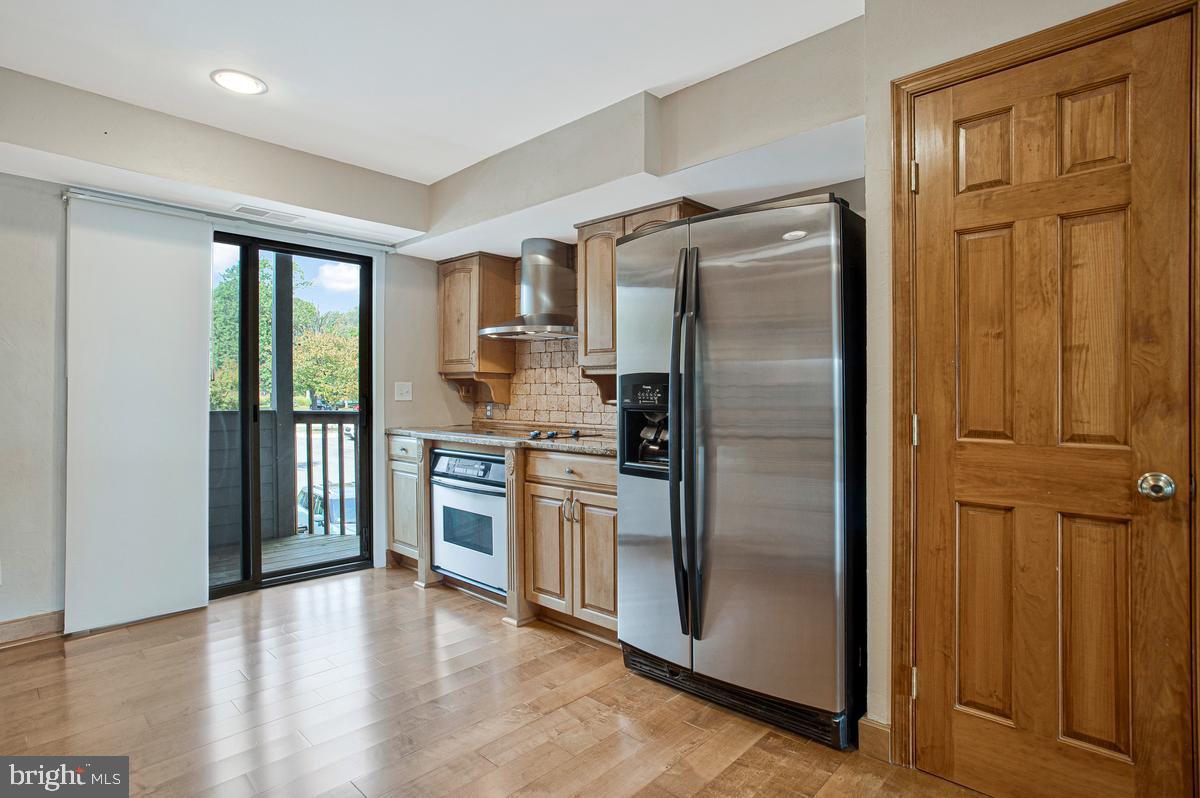 7010 Channel Village Ct #102 Property Photo 14