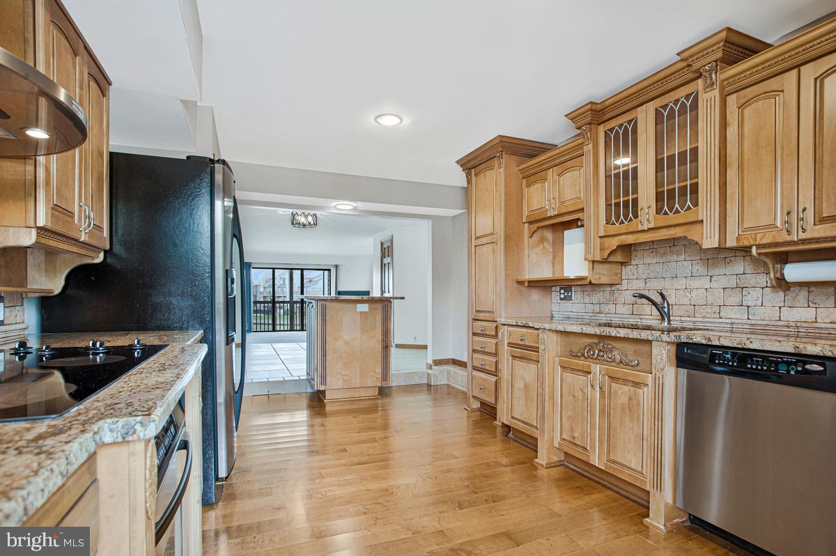 7010 Channel Village Ct #102 Property Photo 15