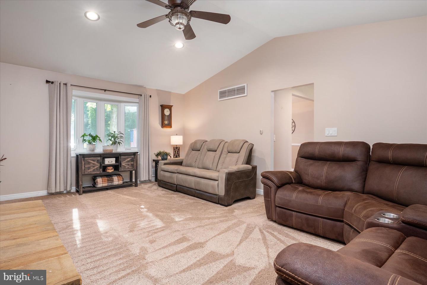1138 Valley Dr Property Photo 32