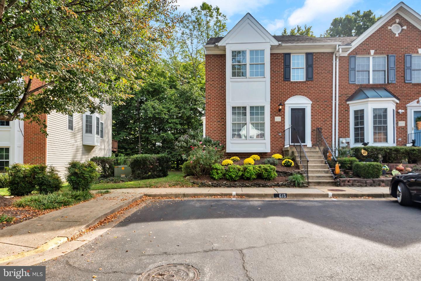 615 Bellerive Ct Property Photo 3