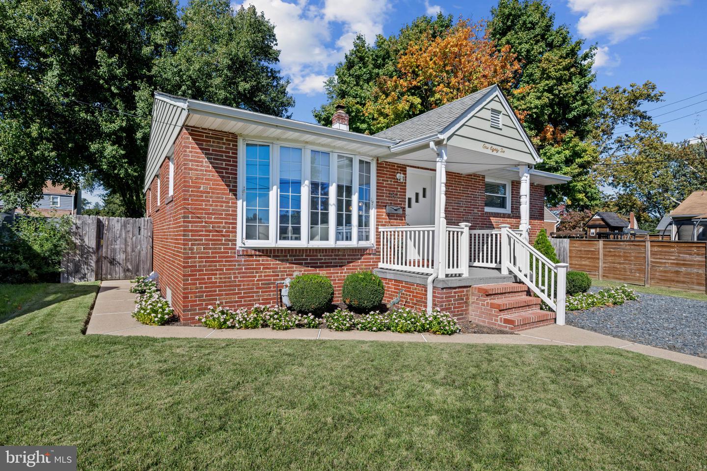 182 DALE RD Property Photo 1