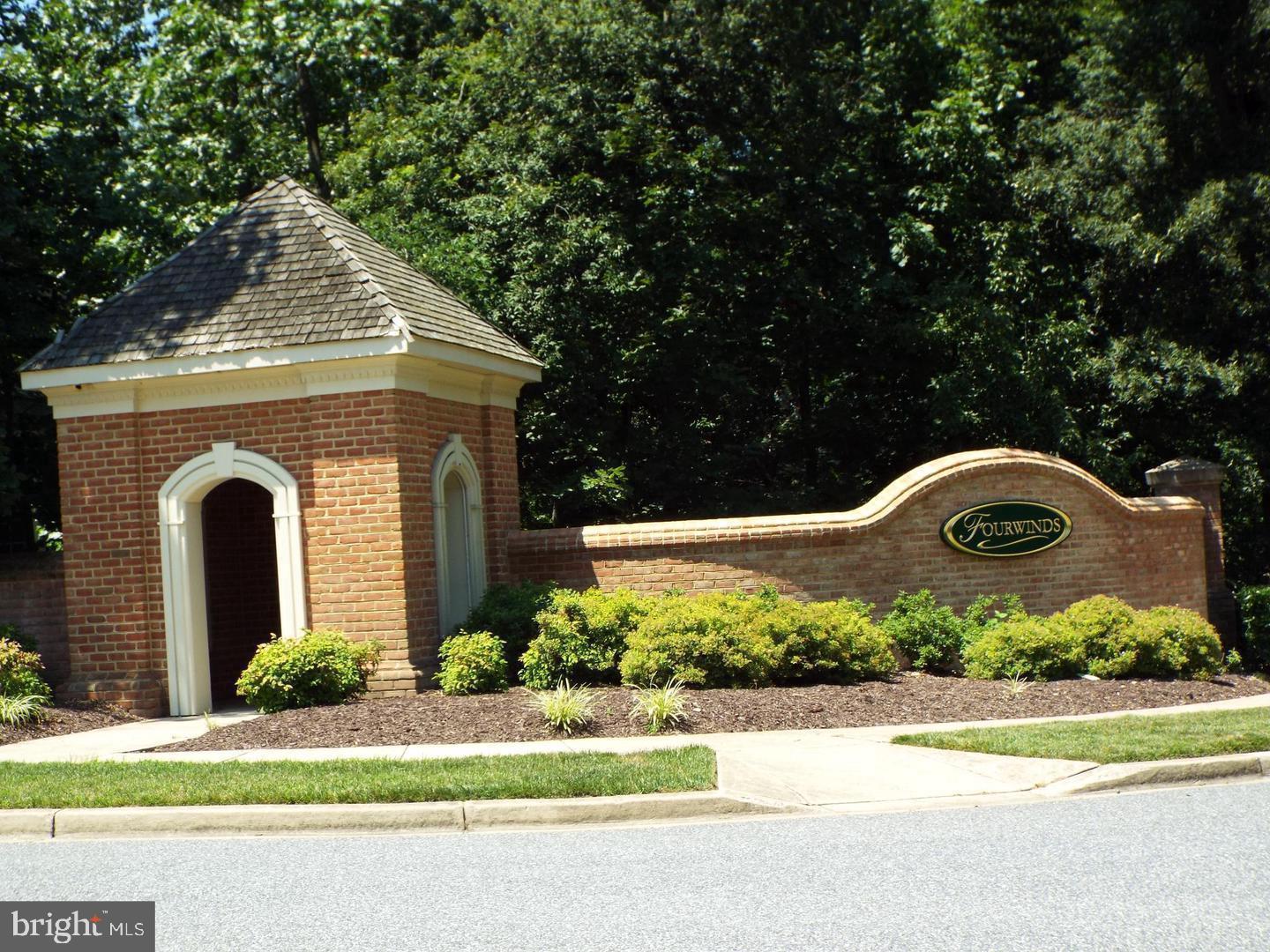 7923 Darby Ln Property Photo 3