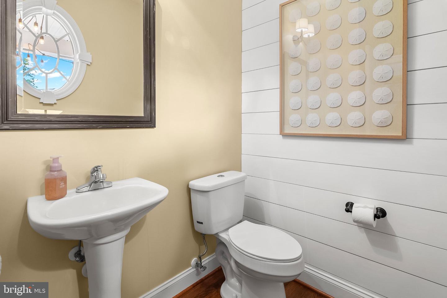 7923 Darby Ln Property Photo 30