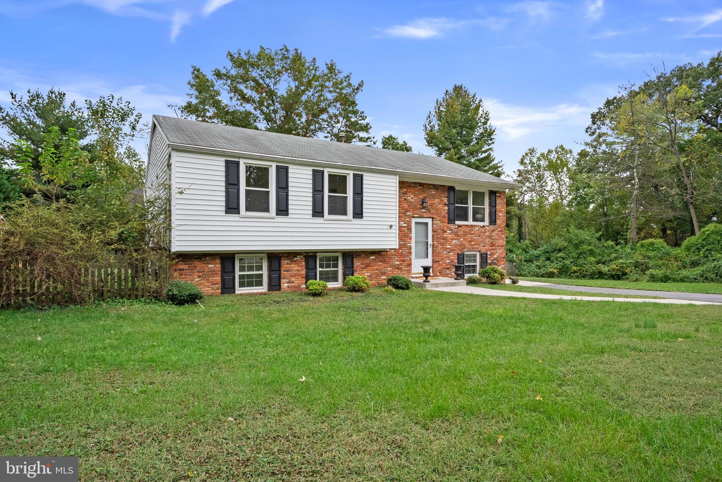 449 Cloverdale Cir Property Photo 2