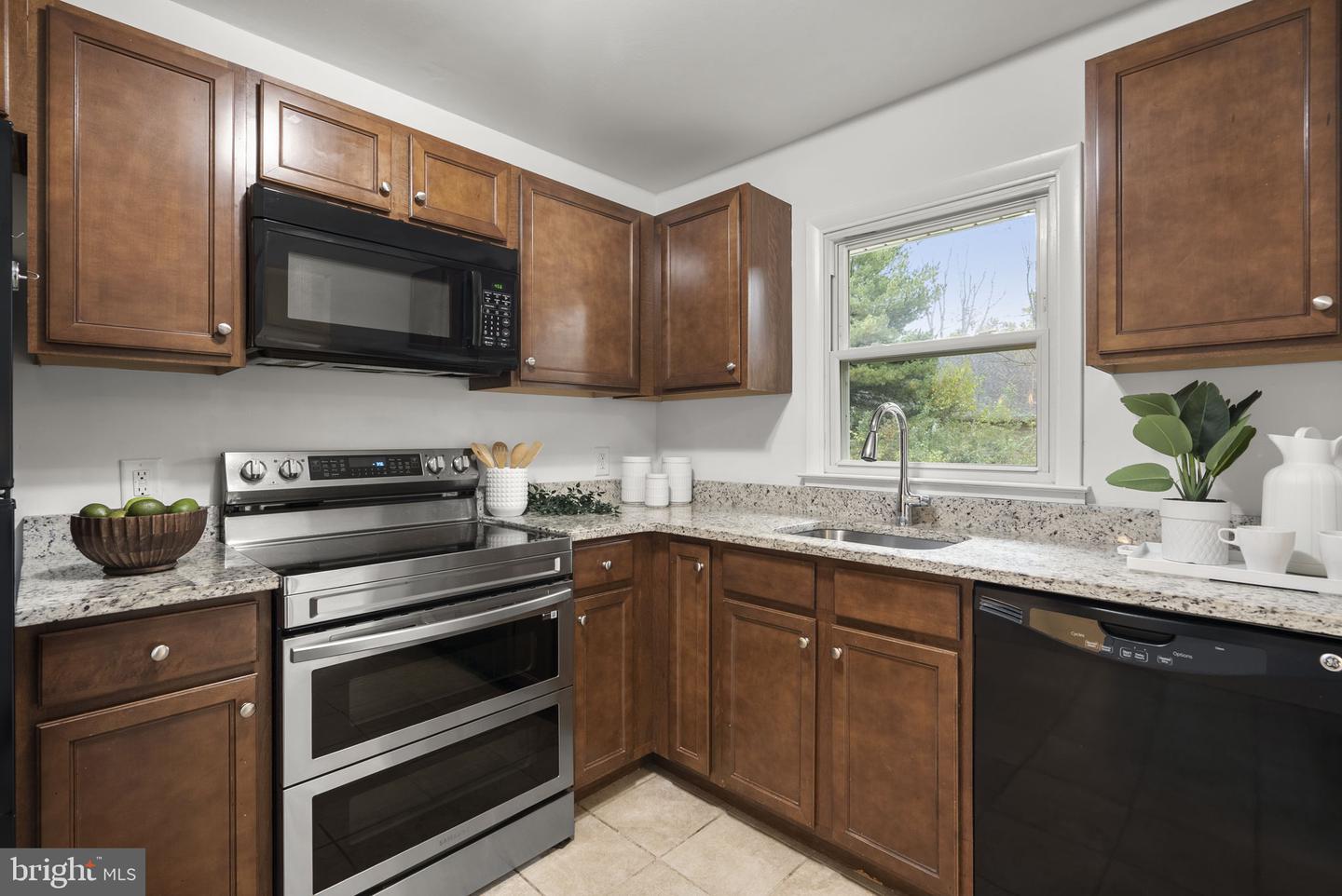 449 Cloverdale Cir Property Photo 12